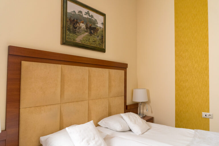 APA — Hotel Hubertus Rzeszów