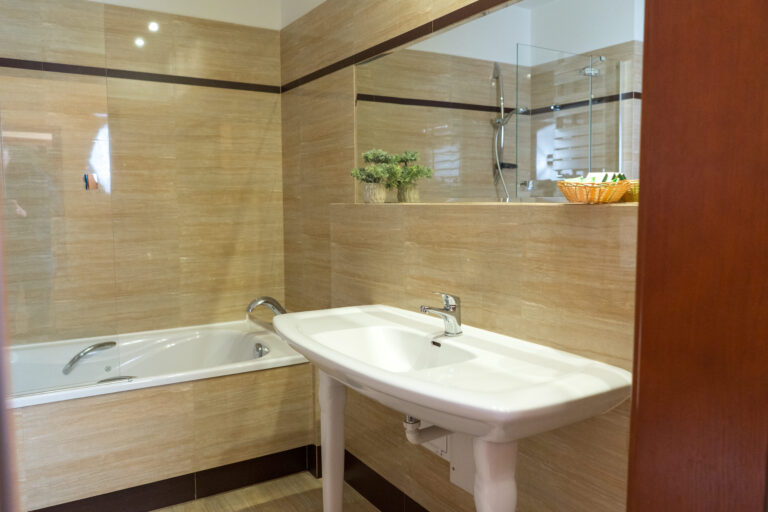 APA — Hotel Hubertus Rzeszów